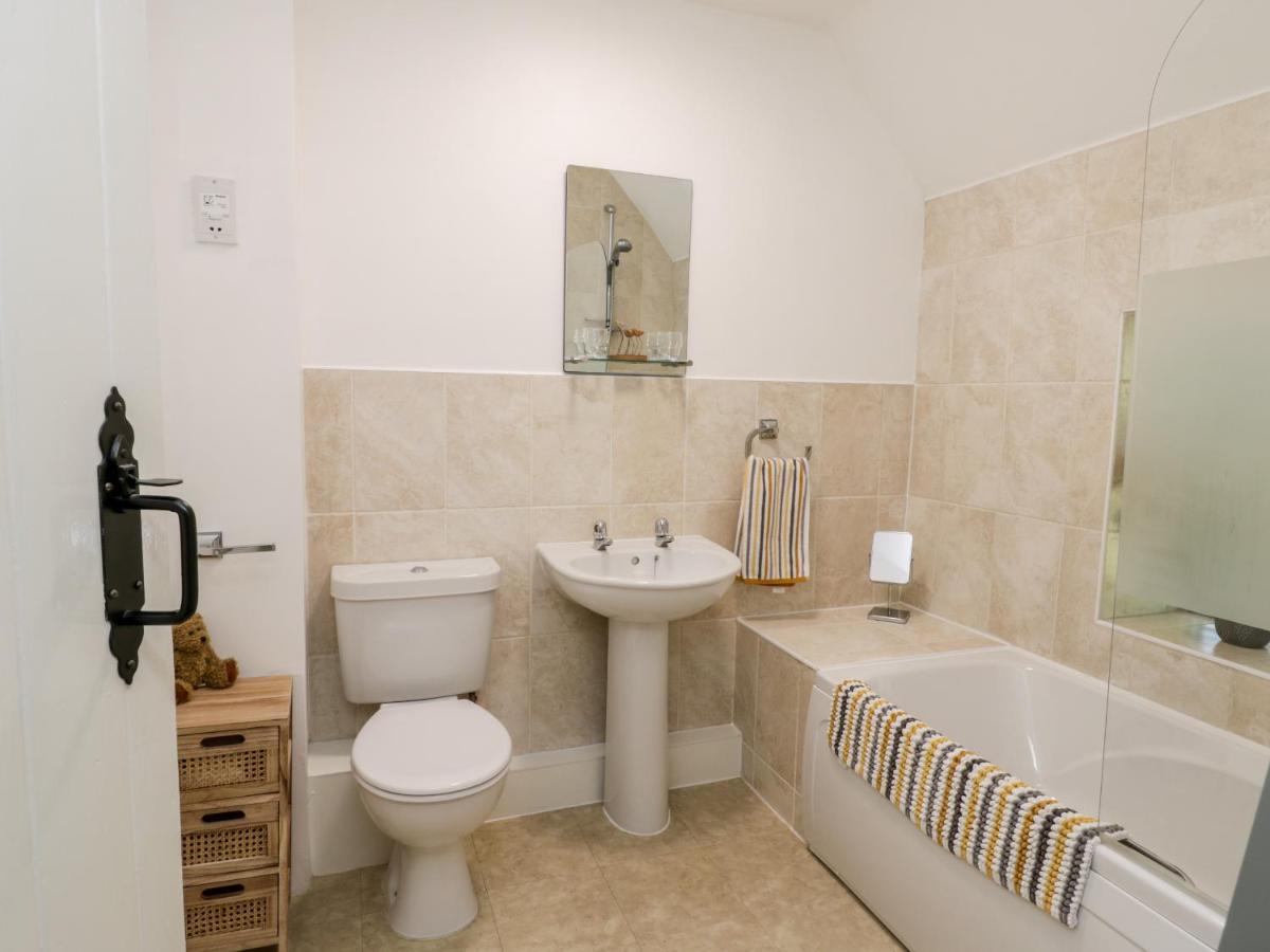 Parva Villa Middlesbrough Exterior photo